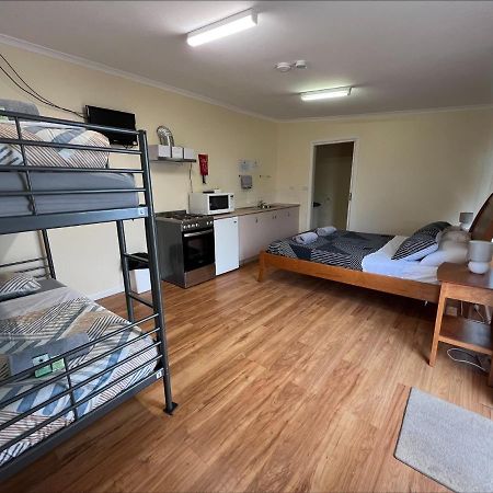 Turn-In Motel Warrnambool Extérieur photo