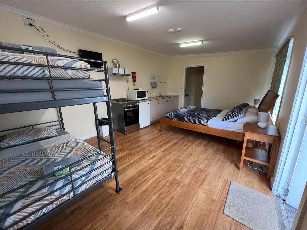 Turn-In Motel Warrnambool Extérieur photo