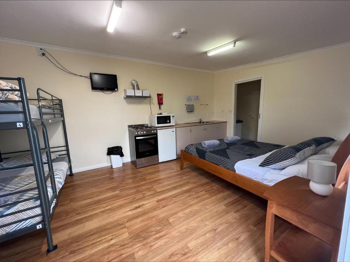 Turn-In Motel Warrnambool Extérieur photo